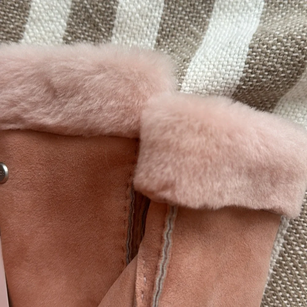 UGG handsewn sheepskin mitten